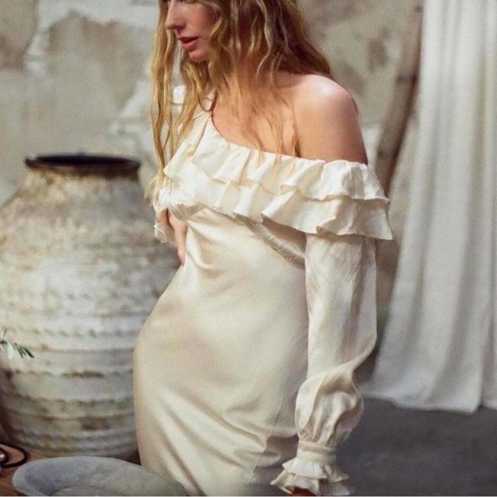 STONE COLD FOX 100% Silk Sienna Ruffle Off Shoulder Mini Dress Boho Small Ivory